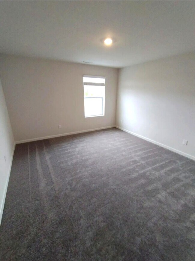 Foto del edificio - 448 Alcott Wy