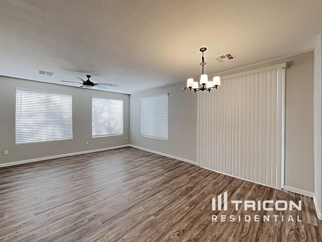 Foto del edificio - 6231 Tillman Crest Ave