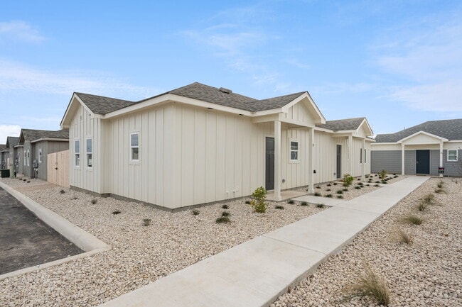 Building Photo - North Creek Cottages