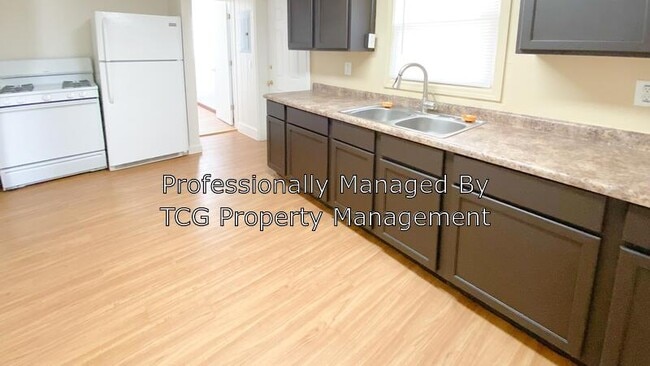 Building Photo - 227 Creve Coeur St