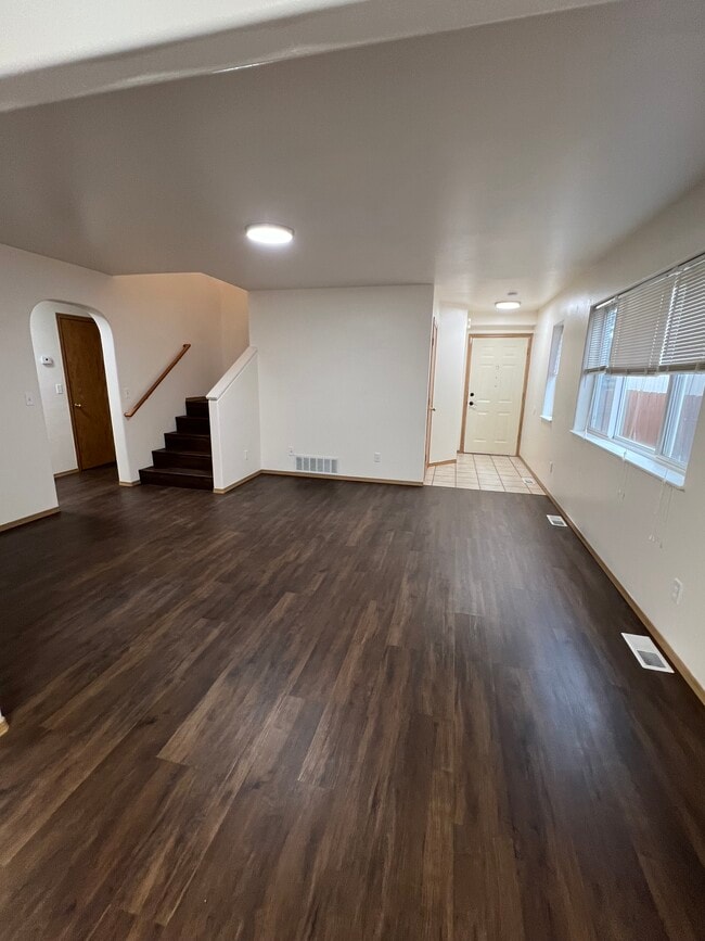 Building Photo - 6641 Desiree Loop