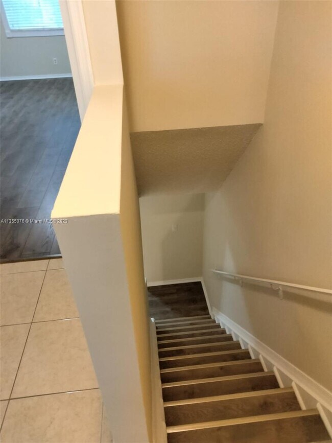 Building Photo - 16679 Hemingway Dr