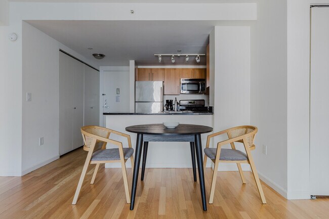 Foto del edificio - 4-75-75 48th Ave