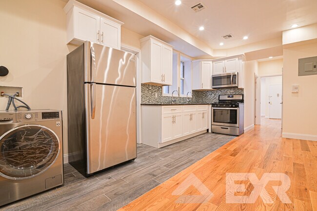 Foto del edificio - 1487 E 34th St