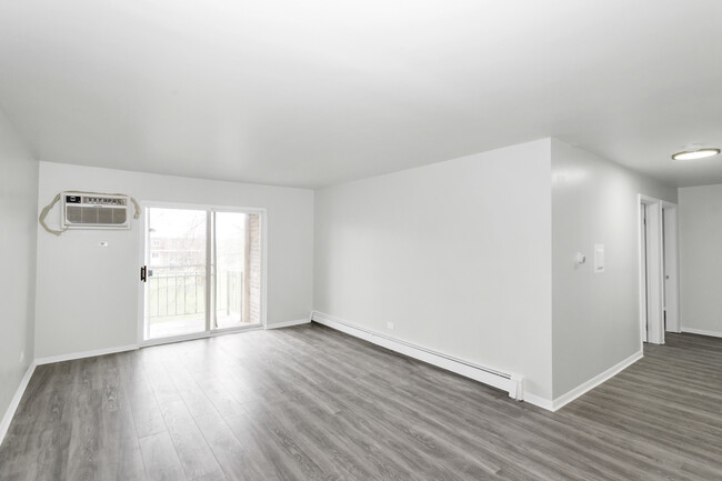 Building Photo - 1075 Knoll Ln
