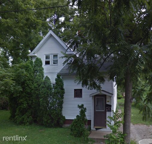 Primary Photo - 4 br, 2 bath House - 305 East Maywood Avenue