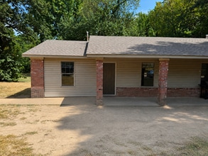Building Photo - 352 N Allis St