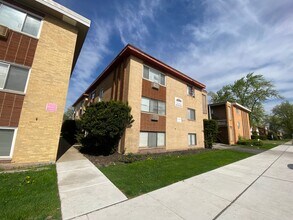 Building Photo - 2104-2108 S 17th Ave