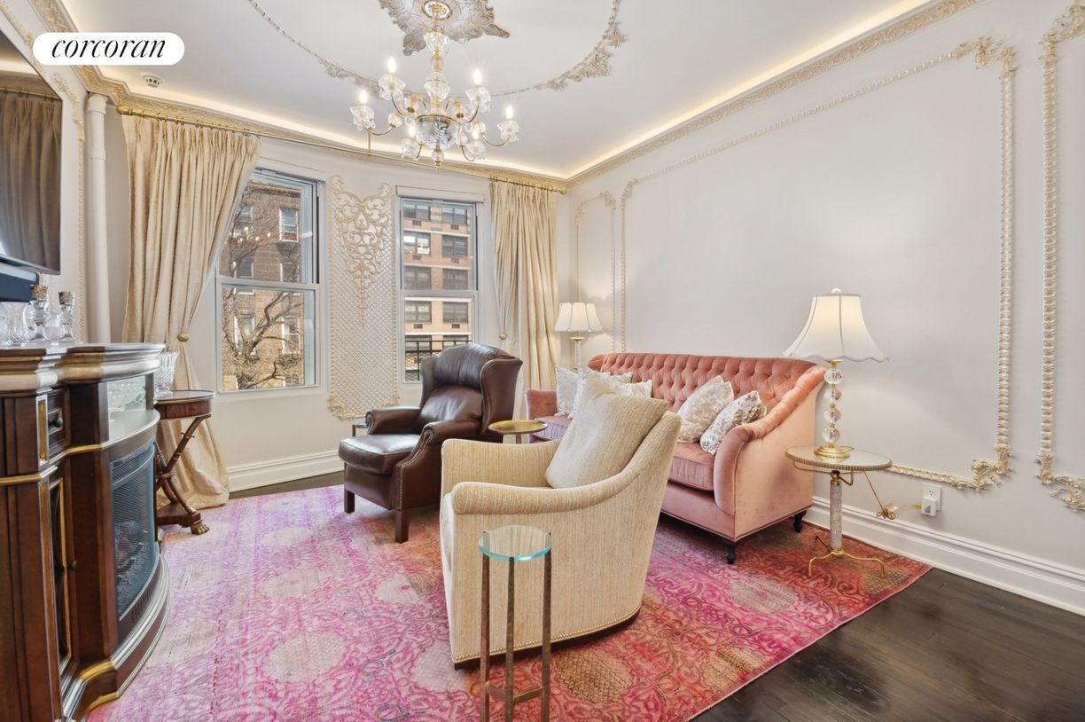 Foto principal - 234 E 14th St