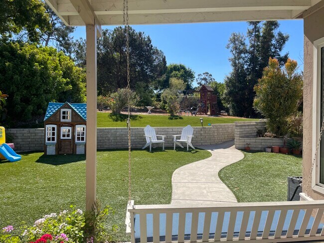 Foto del edificio - 4925 Tierra Baja Way