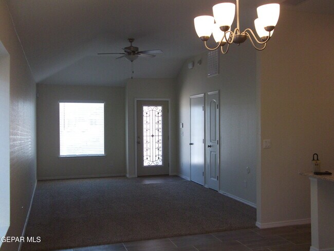 Building Photo - 5013 Vincent James St