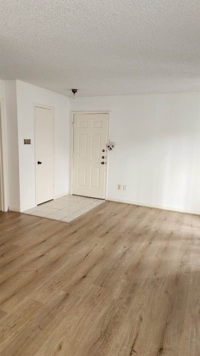 Building Photo - 2750 Holly Hall St