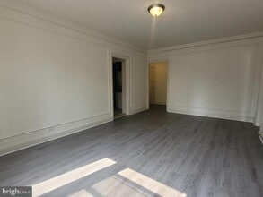 Building Photo - 2031 Locust St