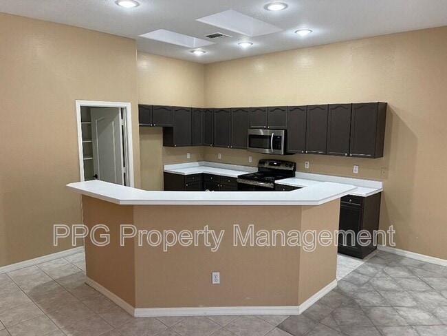 Building Photo - 328 S Rock Harbor Dr