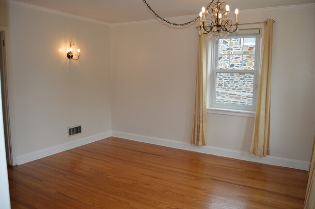 Building Photo - 21 Terrace Rd