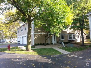 Building Photo - 406 N Cambridge Dr