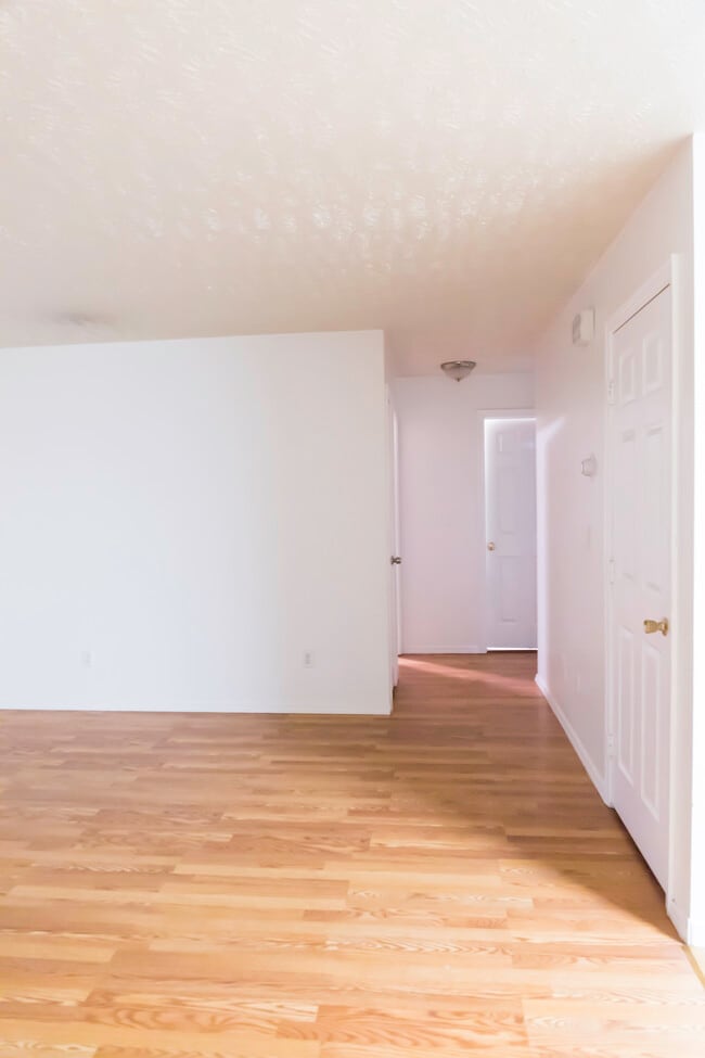 Building Photo - 1805 Dare Ave