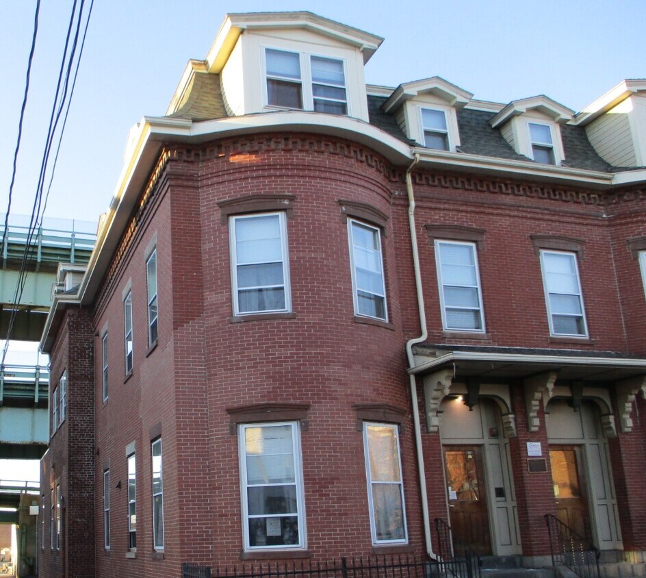 Primary Photo - 110-112 Chestnut St