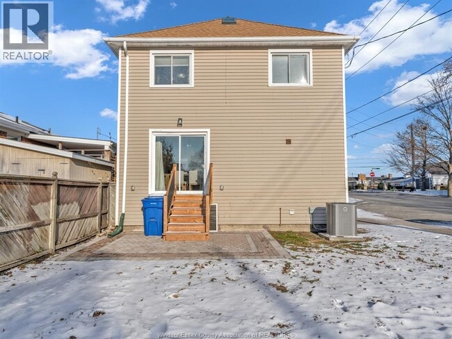 Building Photo - 8385 Riverside Dr E