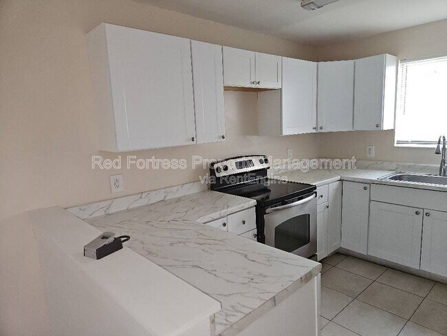 Foto del edificio - 17306 Whitewater Ct