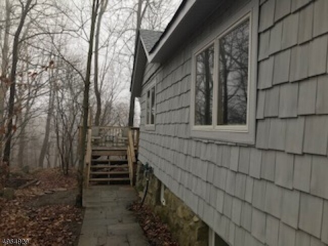 Building Photo - 253 Waconia Rd