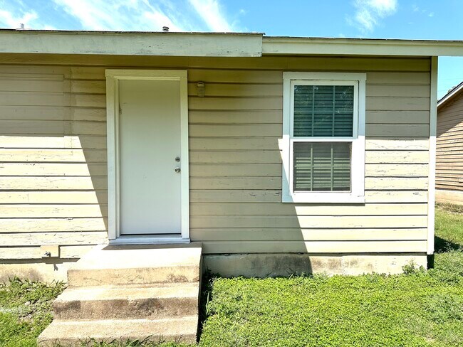 Foto del edificio - Mulford Multi Family