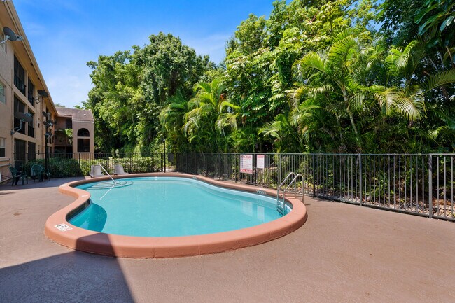 Foto del edificio - 2700 Coral Springs Dr