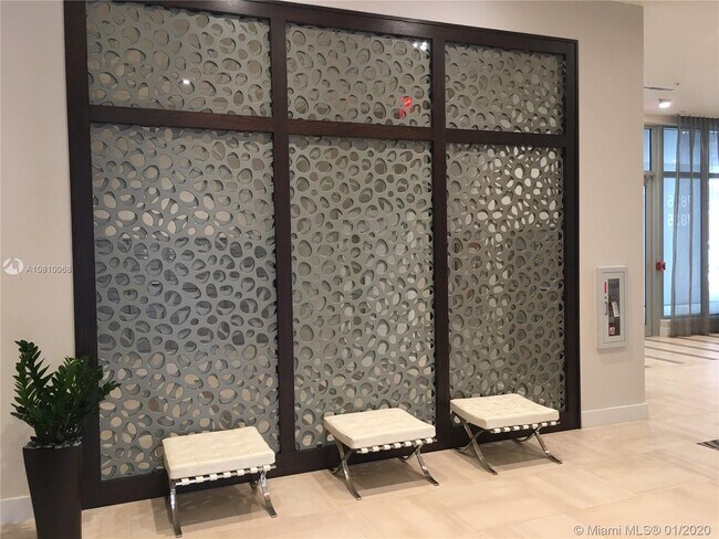 Foto del edificio - 7825 NW 107th Ave