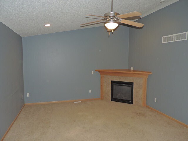 Foto del edificio - $1,600 | 3 Bedroom, 2 Bathroom Multi Floor Duplex | Pet Friendly* | Available for a August 1st, 2...