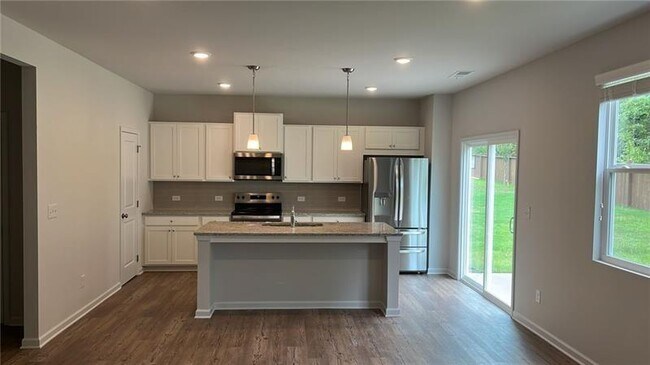 Building Photo - 285 Springwood Ln