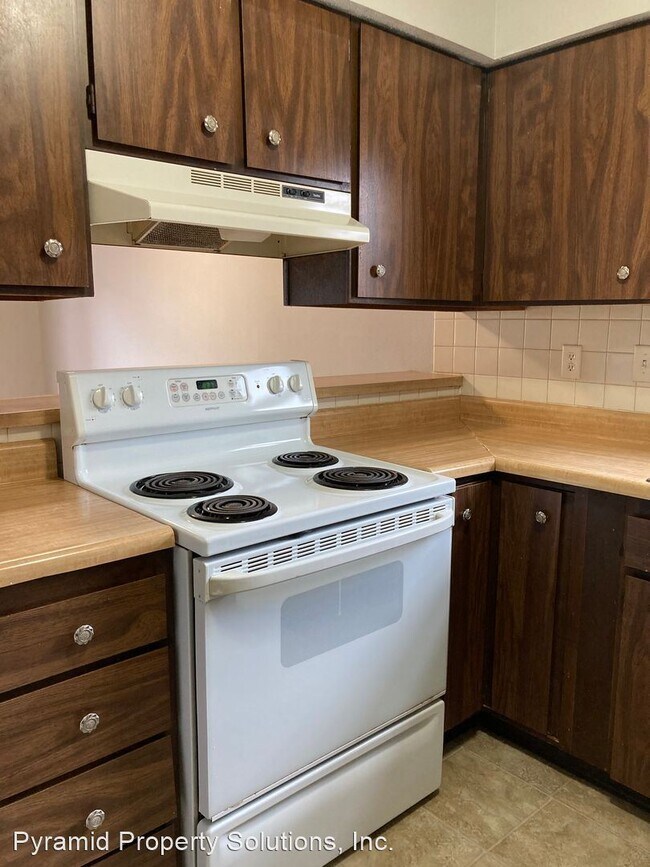 Building Photo - 3 br, 1.5 bath House - 2624 SE 19th St