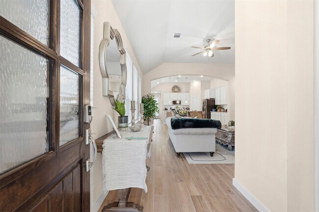 Foto del edificio - 127 Lukewood Cir