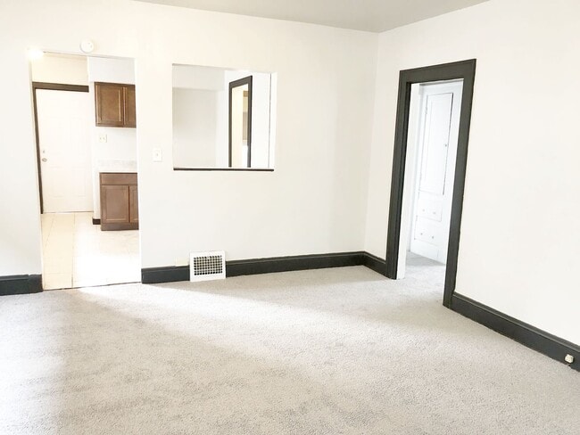 Foto del edificio - 3 Bed 1 Bath Single Family Home In South B...