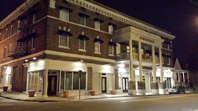 Building Photo - 101 S Victory St