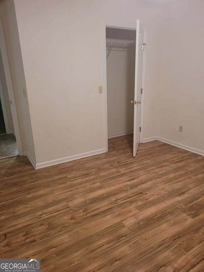 Building Photo - 615 Yorktown Pl