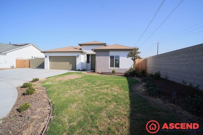 Building Photo - 3 Bedroom Home off Coffee Rd and 7th Stand...