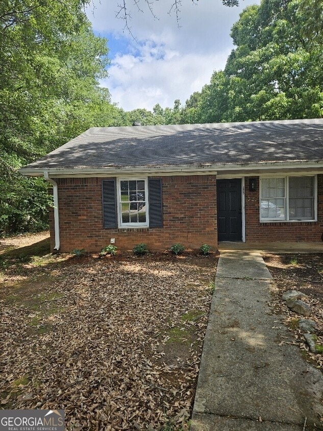 Primary Photo - 225 Rock Island Ln