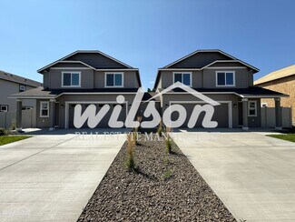 Building Photo - 4704 Oaks Ave