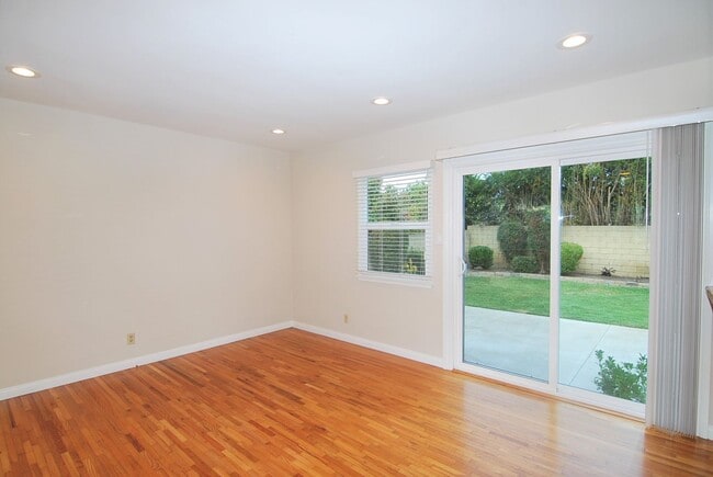 Building Photo - Single Family Home with Huge Yard Space