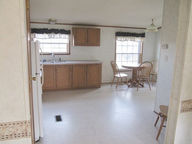 Building Photo - 182 Deery Hill Rd