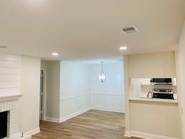 Building Photo - 524 Warm Springs Cir