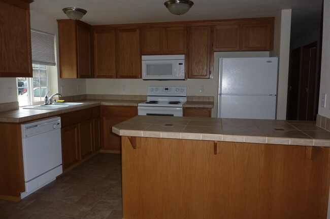 Building Photo - Upper Level 2 Bedroom Apt. Eatonville