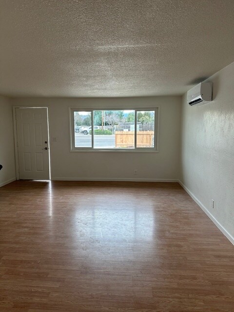 Building Photo - 1733 Crater Lake Ave