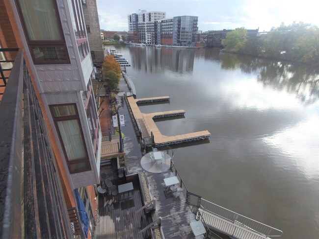 Building Photo - Riverview Lofts