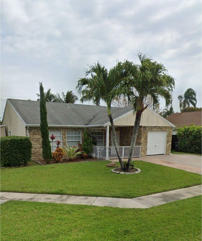 Building Photo - 7779 Elwood Dr