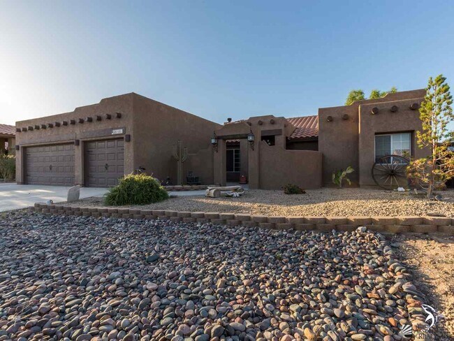 Foto del edificio - 8166 E Lorenzo Ln