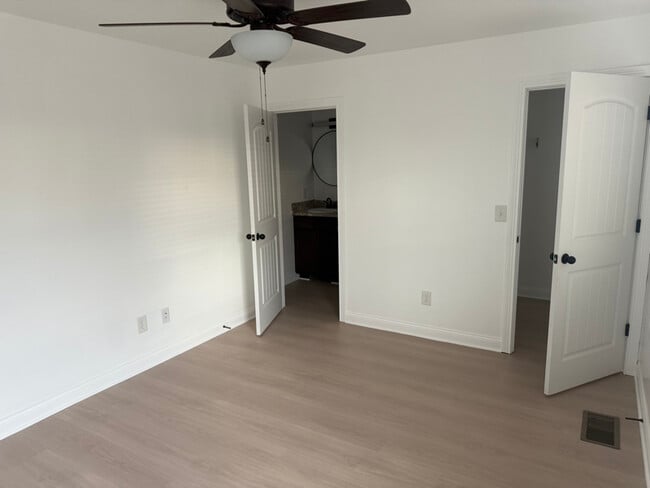 Building Photo - 1800 Beckett Dr