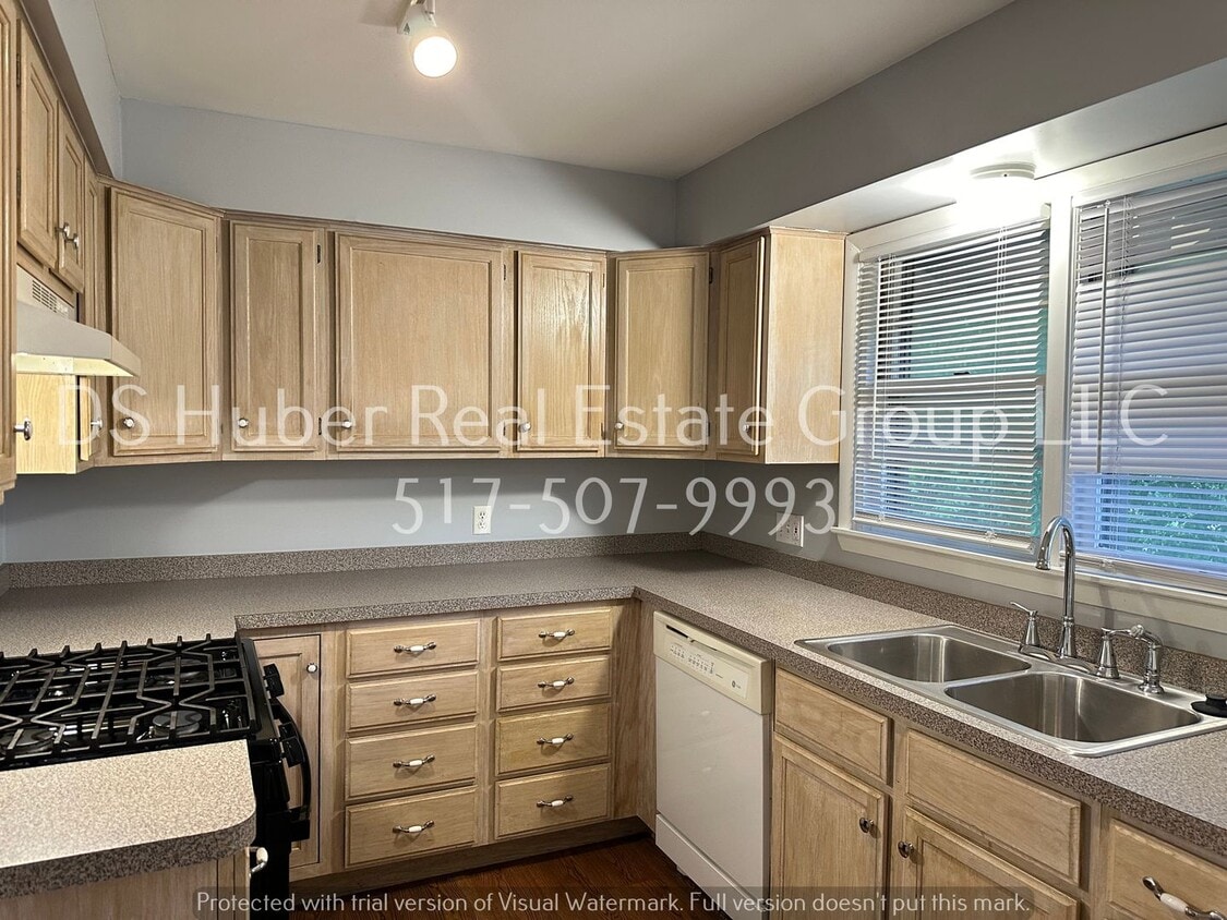Photo - 526 W Hillsdale St - Hillsdale 526 (upper)-A