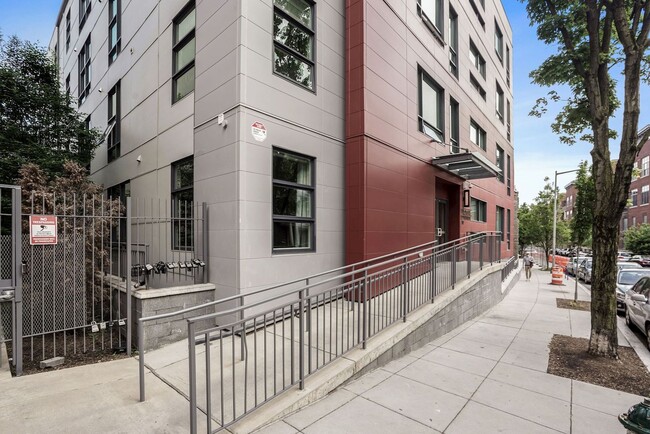 Building Photo - Professionally Managed // 2 bedroom 2 bathroom Modern Condo//  Adams Morgan// Parking Included!