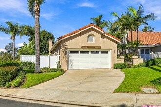 Building Photo - 1086 Almeria Ct